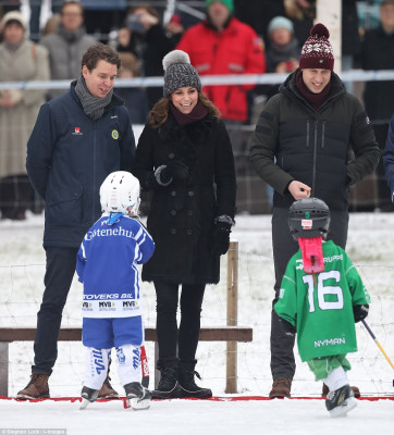 Catherine, Duchess of Cambridge pic #1003946