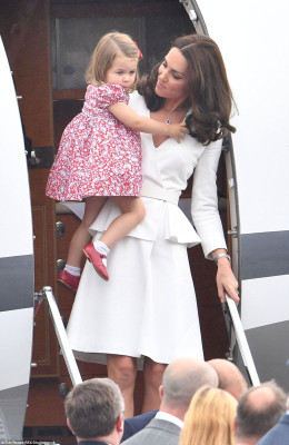 Catherine, Duchess of Cambridge pic #950692