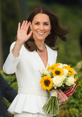 Catherine, Duchess of Cambridge pic #950686