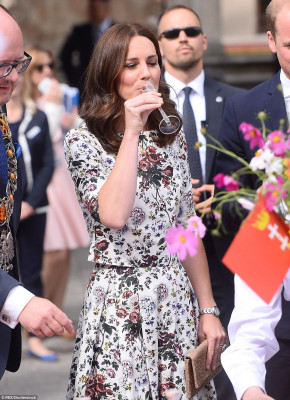 Catherine, Duchess of Cambridge pic #953730