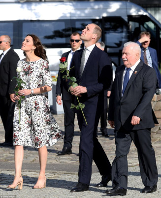 Catherine, Duchess of Cambridge pic #953728