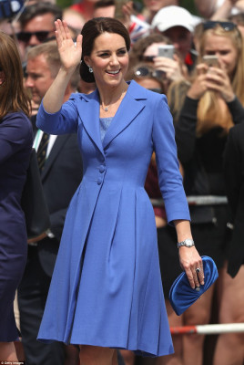 Catherine, Duchess of Cambridge pic #953739