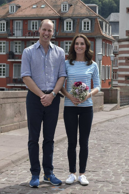 Catherine, Duchess of Cambridge pic #953478