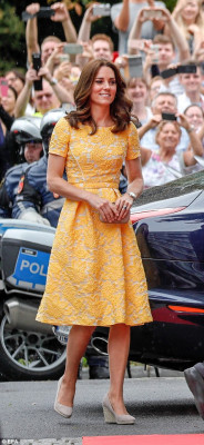 Catherine, Duchess of Cambridge pic #953744