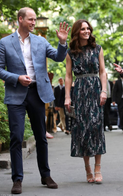 Catherine, Duchess of Cambridge pic #953741