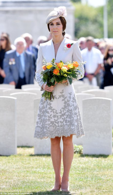 Catherine, Duchess of Cambridge pic #954028