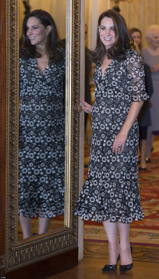 Catherine, Duchess of Cambridge pic #1012987