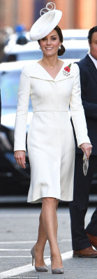 Catherine, Duchess of Cambridge pic #954027