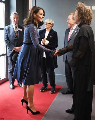 Catherine, Duchess of Cambridge pic #1021019