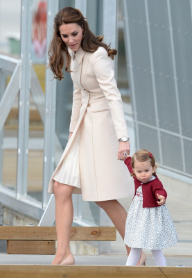 Catherine, Duchess of Cambridge pic #880344