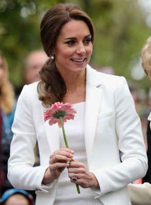 Catherine, Duchess of Cambridge pic #880341
