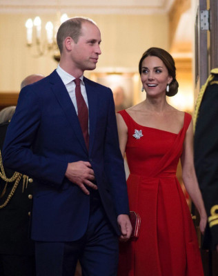 Catherine, Duchess of Cambridge pic #880333