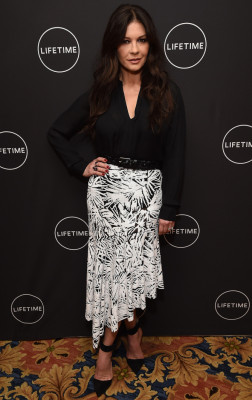 photo 4 in Catherine Zeta Jones gallery [id1000758] 2018-01-23 00:00:00