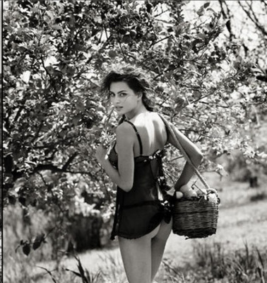 Catrinel Menghia pic #178814