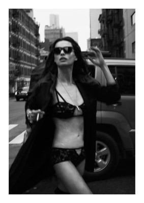Catrinel Menghia pic #515318