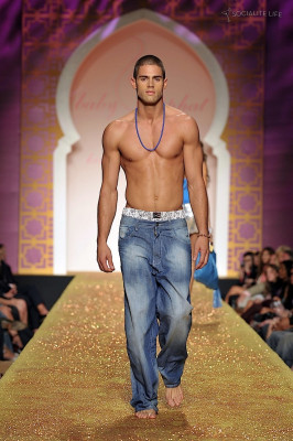 Chad White pic #519837