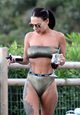 Chantelle Connelly pic #1038072