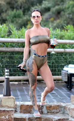 Chantelle Connelly pic #1037957