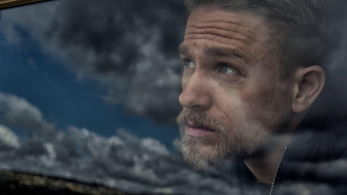 Charlie Hunnam pic #925043