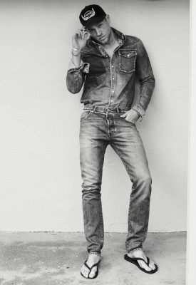 Charlie Hunnam pic #921227
