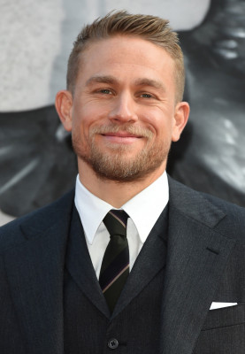 Charlie Hunnam pic #940189
