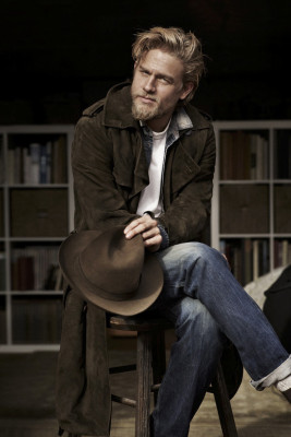Charlie Hunnam pic #921734