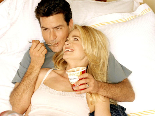 photo 3 in Charlie Sheen gallery [id233885] 2010-02-08 00:00:00