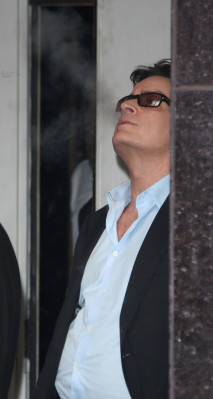 Charlie Sheen pic #550081
