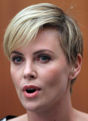 Charlize Theron pic #630860