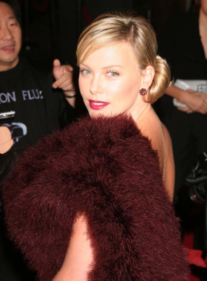 Charlize Theron pic #37729
