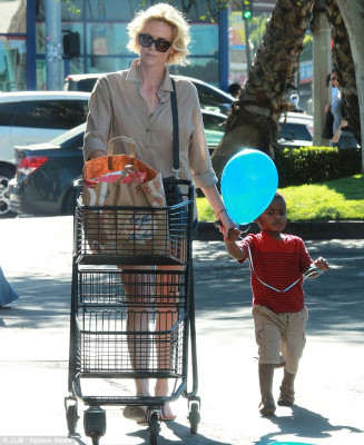 Charlize Theron pic #719621