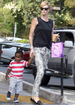 Charlize Theron pic #636674