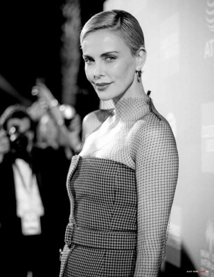 Charlize Theron pic #1221561