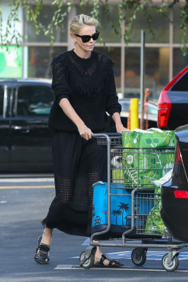 Charlize Theron pic #1071291