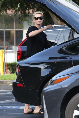 Charlize Theron pic #1071294