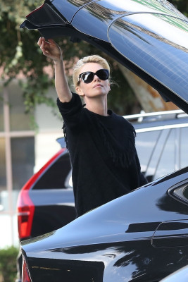 Charlize Theron pic #1071293