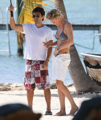 Charlize Theron pic #683211