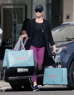 Charlize Theron pic #895474