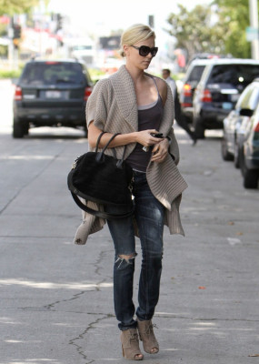 Charlize Theron pic #498771