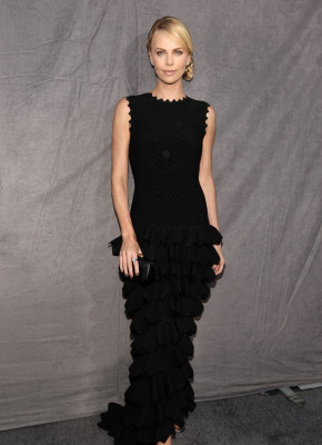 Charlize Theron pic #437003