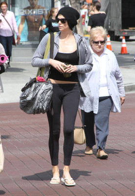 Charlize Theron pic #500218