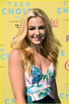 photo 5 in Chloe Lukasiak gallery [id1093438] 2018-12-28 00:00:00