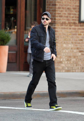 photo 3 in Chris Evans gallery [id451456] 2012-02-27 00:00:00