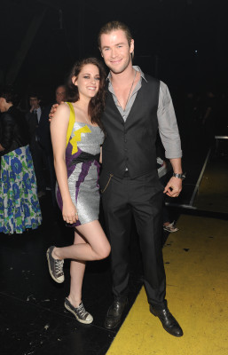 photo 8 in Chris Hemsworth gallery [id496138] 2012-06-06 00:00:00