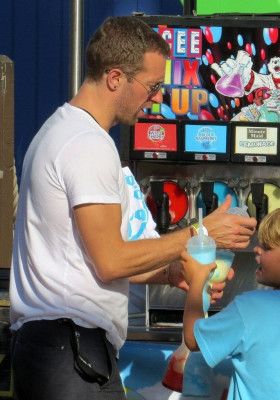 photo 10 in Chris Martin gallery [id1067364] 2018-09-17 00:00:00