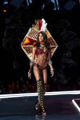 Cindy Bruna pic #985116