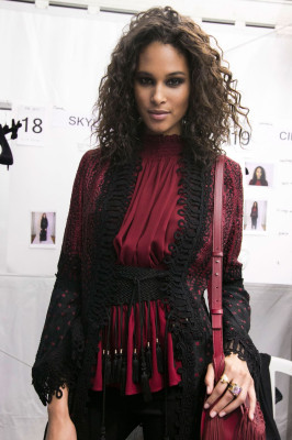Cindy Bruna pic #838640