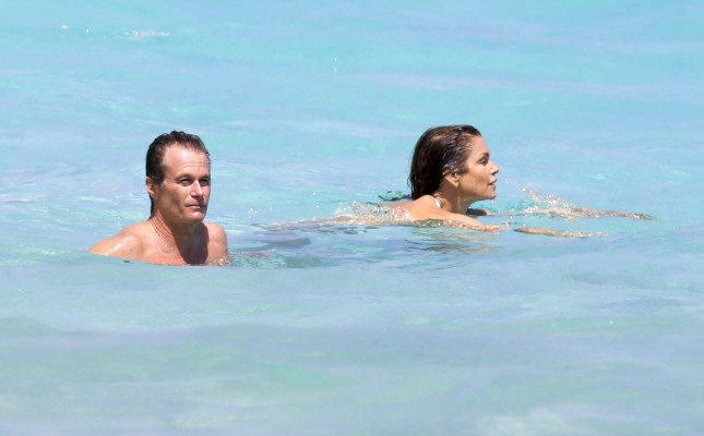 Cindy Crawford pic #925241