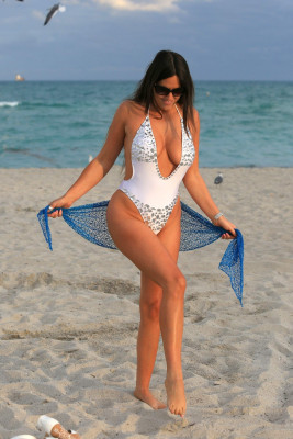 Claudia Romani pic #991043
