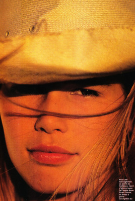 photo 9 in Claudia Schiffer gallery [id156916] 2009-05-19 00:00:00